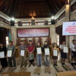 Wujudkan Pendidikan Inklusif, Pemdes Sebatu Salurkan Beasiswa bagi Talenta Non-Akademik dan Siswa Kurang Mampu